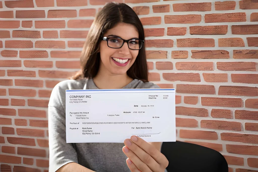What to Do With Your First Paycheck: A Beginner's Guide (2026)