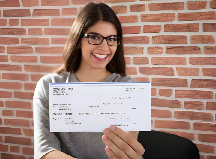 What to Do With Your First Paycheck: A Beginner's Guide (2026)